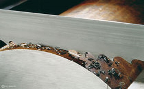 十堰金属带锯条出现振动噪音的原因?